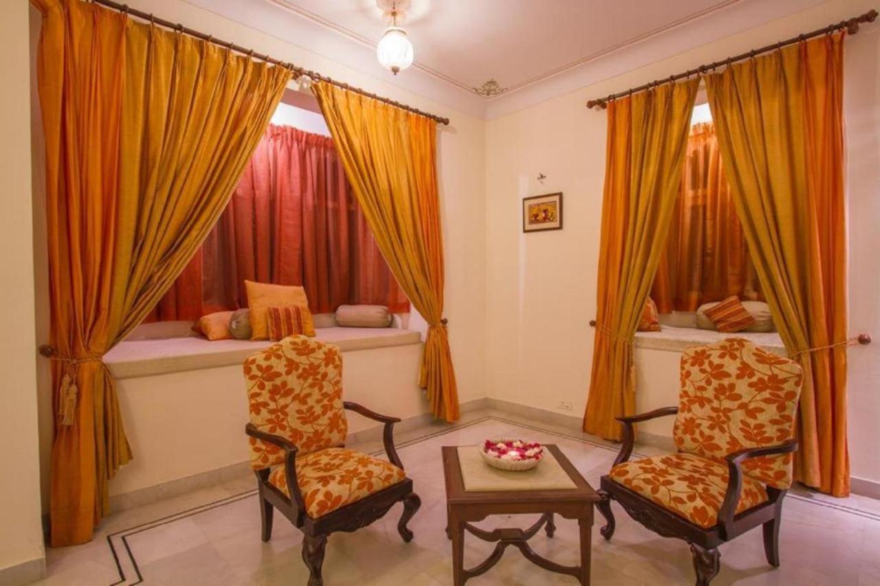 Akshay Niwas Boutique Luxury Hotel Удайпур Екстериор снимка