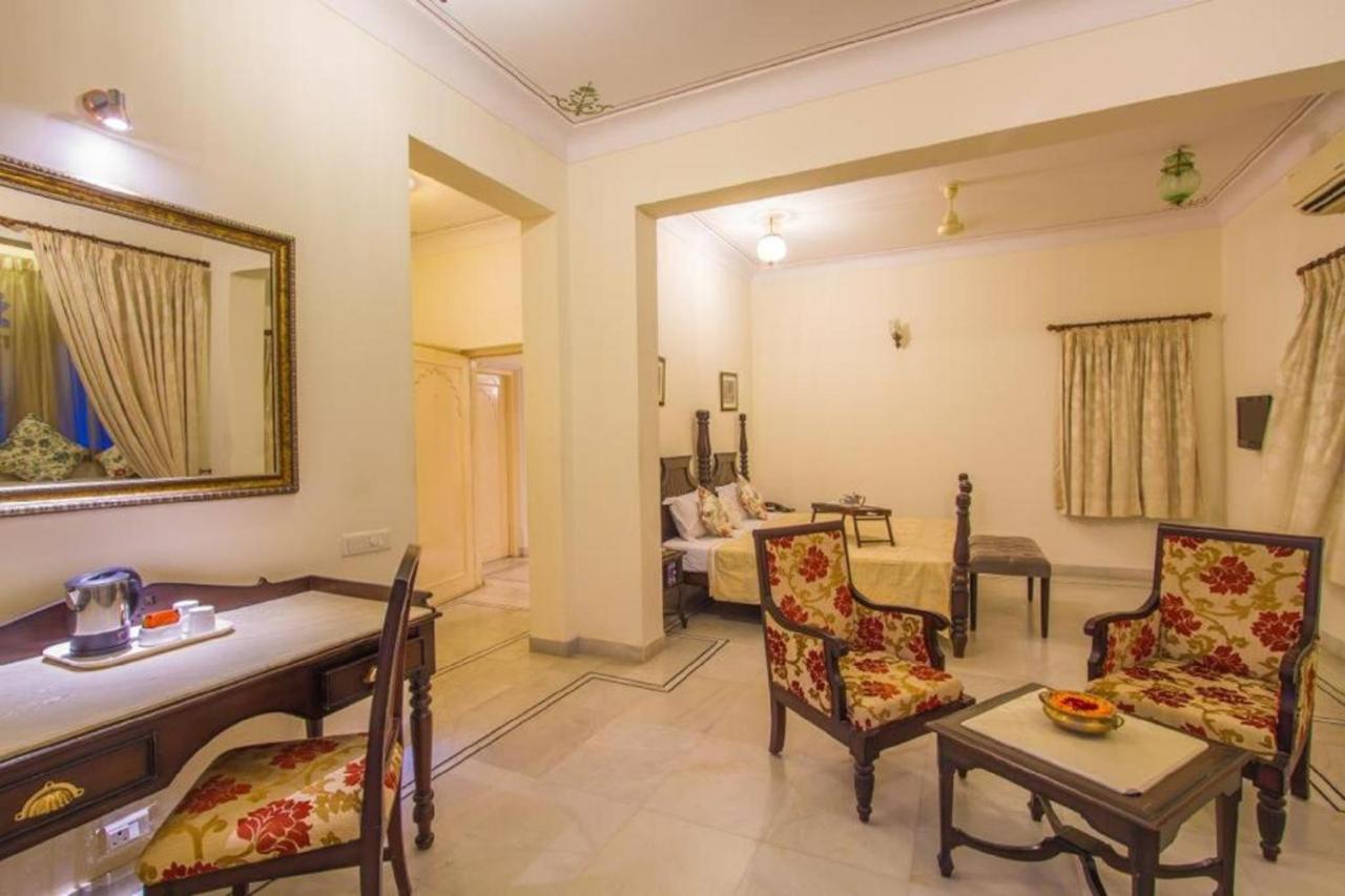 Akshay Niwas Boutique Luxury Hotel Удайпур Екстериор снимка