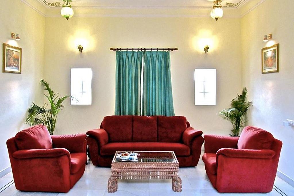 Akshay Niwas Boutique Luxury Hotel Удайпур Екстериор снимка